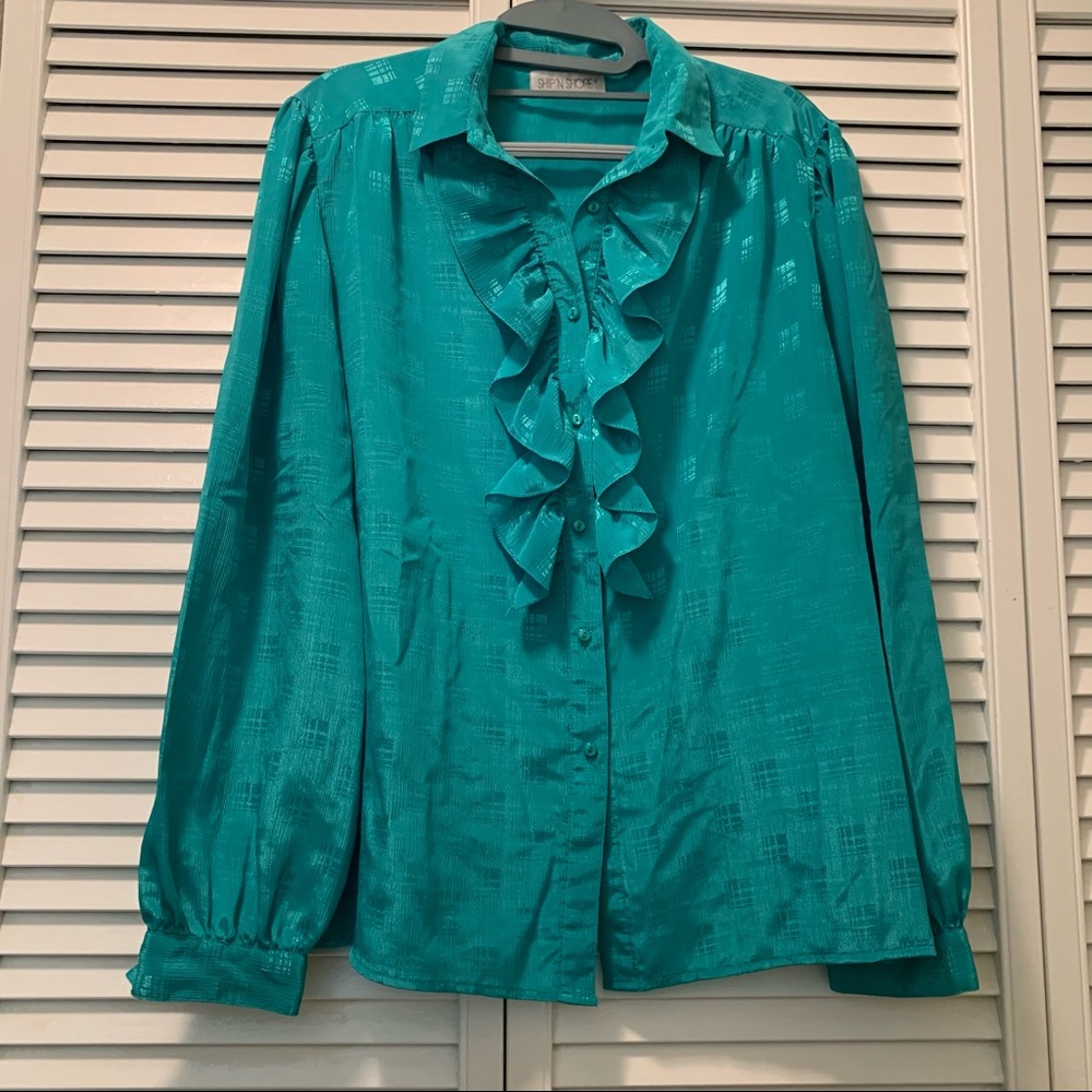 ☀️ 2 for $10 ☀️ SHIP ‘N SHORE ruffled shiny blouse size US L